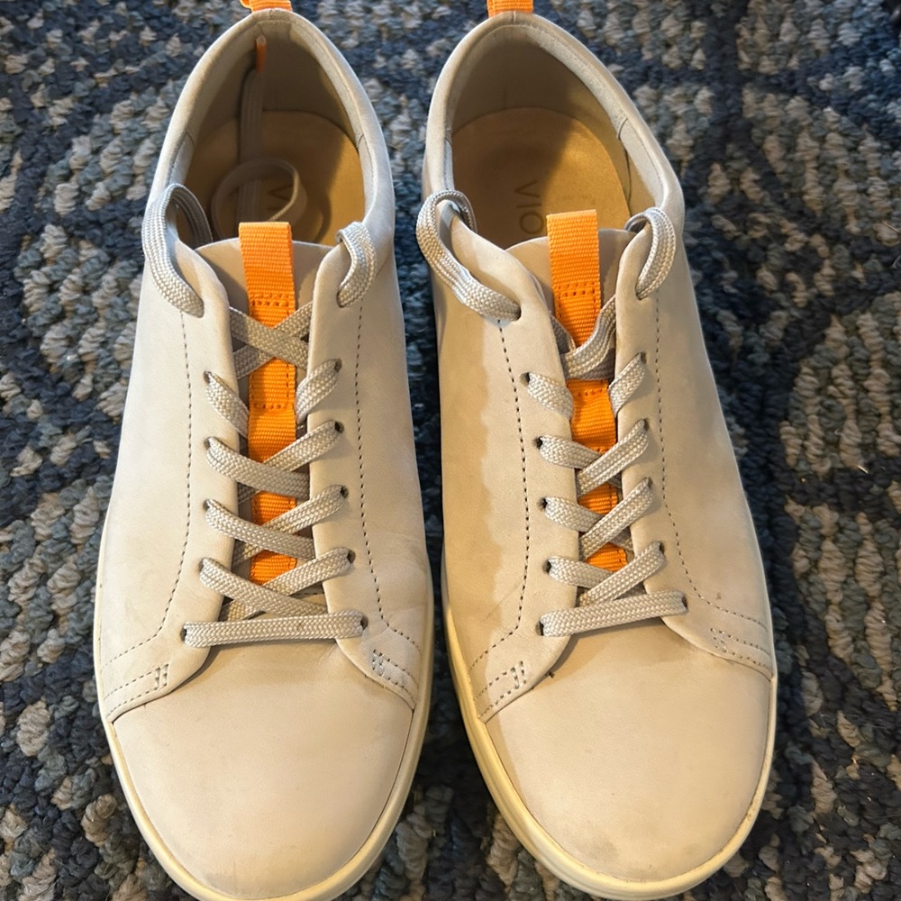 Vionic shoes